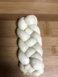 Make Plumtail bread step 5