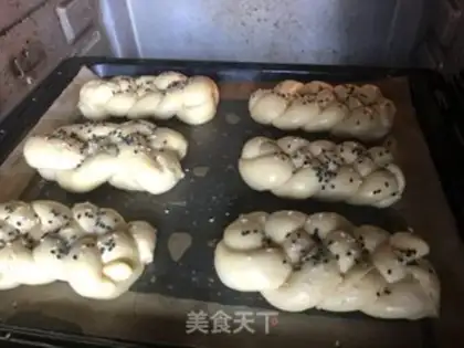 Make Plumtail bread step 7