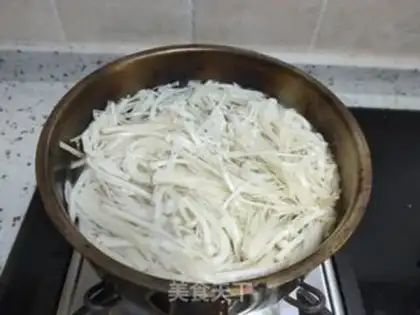 Make Frozen needle mushrooms step 4
