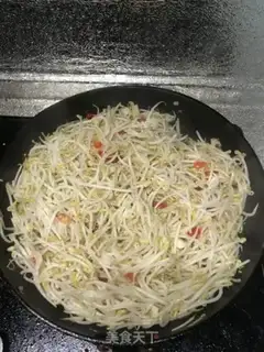 Make Sour green bean sprouts step 2
