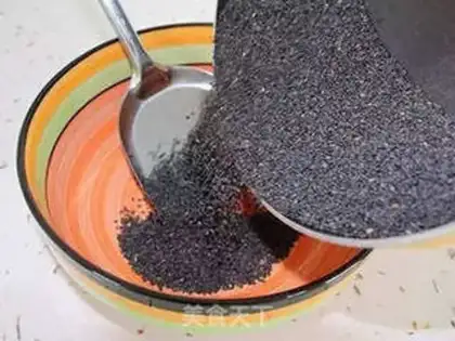 Make Homemade sesame sauce step 1