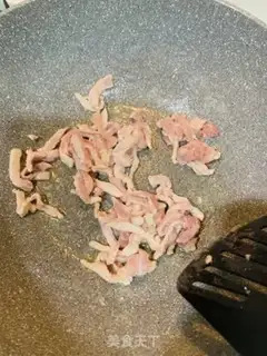 Make Pyramids and fried meat step 1