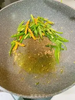 Make Pyramids and fried meat step 3
