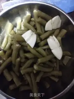 Make Soybeans fried eggs step 1