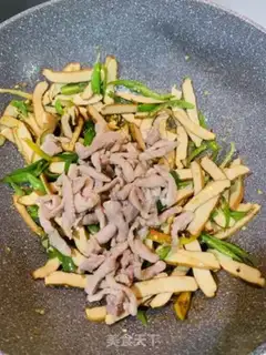 Make Pyramids and fried meat step 6
