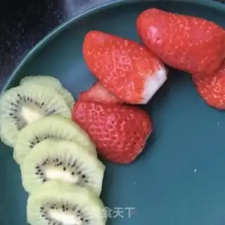 Make Fruit open sandwich step 2