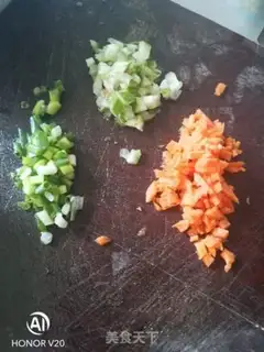 Make Pineapple shrimp fried rice step 1