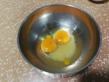 Make Apple Invisible Cake step 1