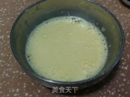 Make Apple Invisible Cake step 2