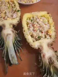 Make Pineapple shrimp fried rice step 4