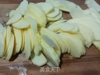 Make Apple Invisible Cake step 5