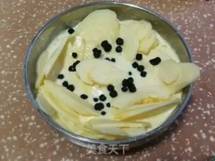 Make Apple Invisible Cake step 6