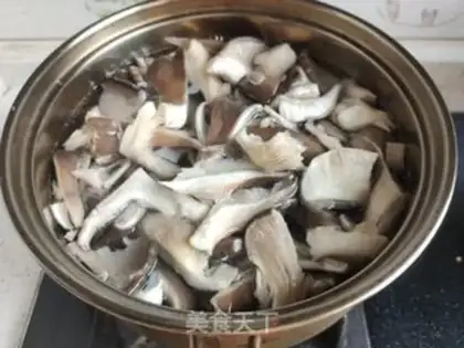 Make Garlic mushrooms step 1
