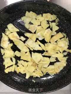 Make Soy sauce and egg noodles step 5