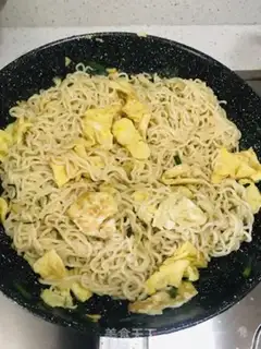 Make Soy sauce and egg noodles step 7
