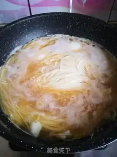 Make Fresh chicken soup and egg noodles step 4