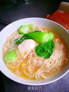 Make Fresh chicken soup and egg noodles step 7