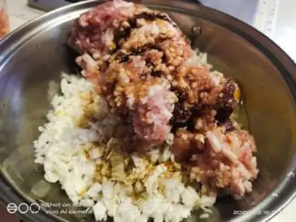 Make The cabbage meatpoll step 2