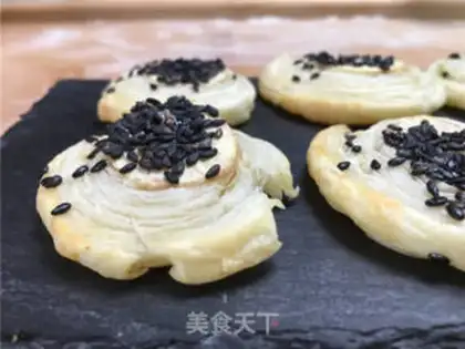 Make Hand-picked banana rolls step 6