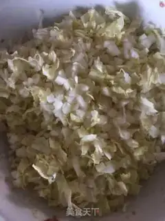 Make Big cabbage pork dumplings step 1