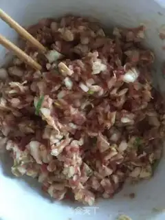 Make Big cabbage pork dumplings step 2