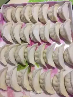 Make Big cabbage pork dumplings step 5