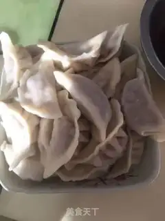 Make Big cabbage pork dumplings step 7