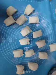 Make Red bean rolls step 3