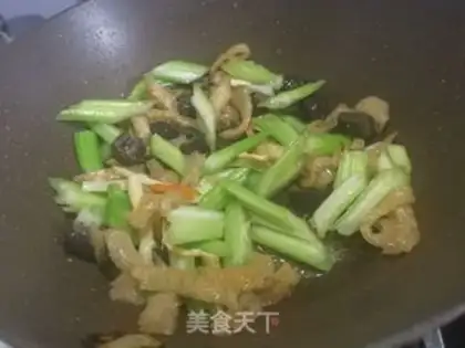 Make Sea cucumber and celery step 7