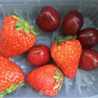 Make Cherry strawberry yogurt bowl step 0