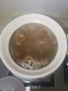 Make Monkey mushrooms, duck leg soup step 5