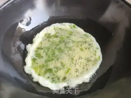 Make Celery leaves and fried eggs step 5