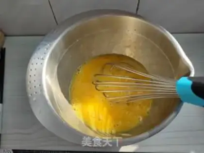 Make Tomato fried eggs step 2