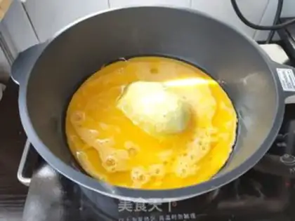 Make Tomato fried eggs step 3
