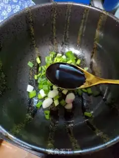 Make Shrimp onions, sour noodles step 3