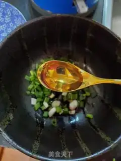 Make Shrimp onions, sour noodles step 5