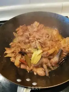 Make Yellow chicken rice line step 4