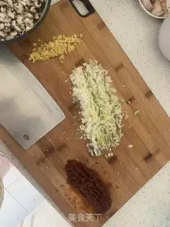 Make A meat bag with mushroom sauce step 1