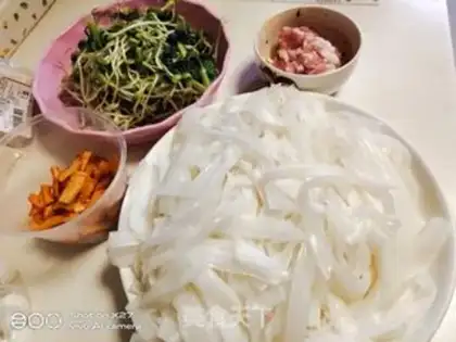 Make Black bean sprouts step 1