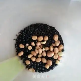 Make Black bean peanut paste step 0