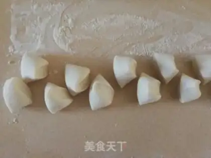 Make Cream mushroom egg dumplings step 17