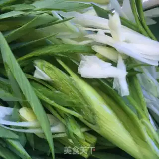Make Pineapple egg noodles step 1