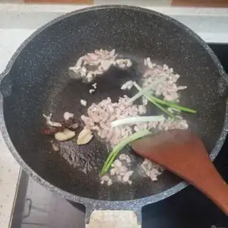 Make Scrambling noodles step 6