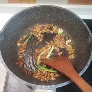 Make Scrambling noodles step 7