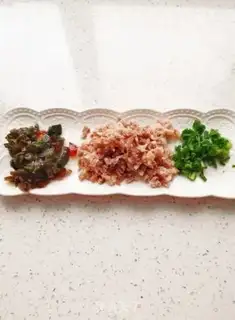 Make Eggs and sausage step 1