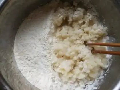 Make Onion butter cake step 1