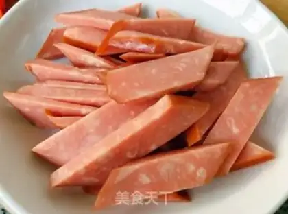 Make Ham crab-flavored cabbage step 3