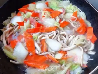 Make Ham crab-flavored cabbage step 9