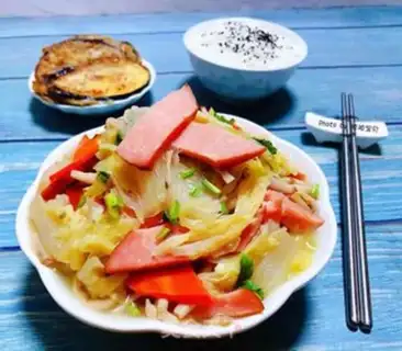Make Ham crab-flavored cabbage step 12