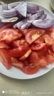 Make Onion tomato fried pork step 1